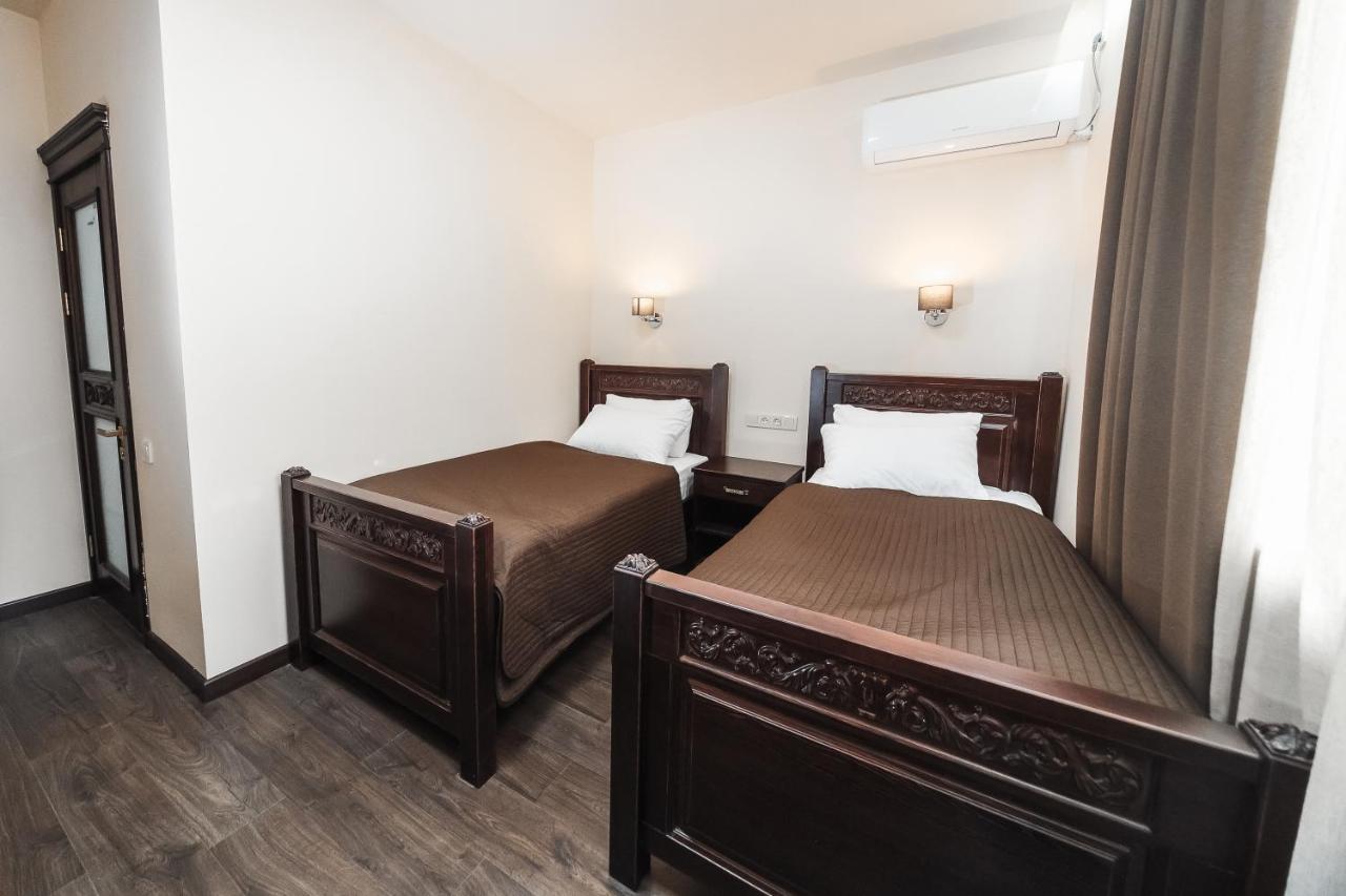 פבלודר Dvin Hotel מראה חיצוני תמונה