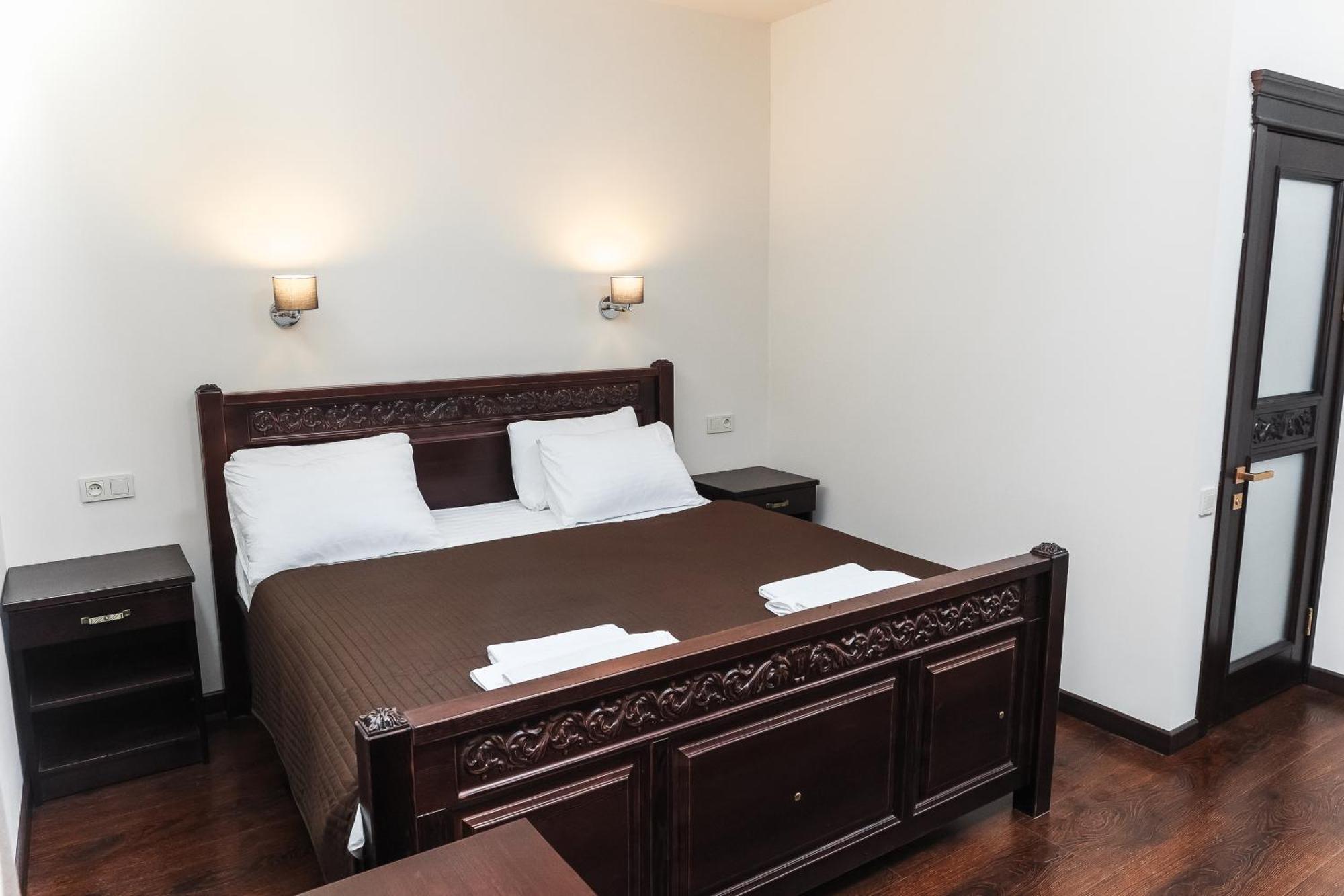 פבלודר Dvin Hotel מראה חיצוני תמונה