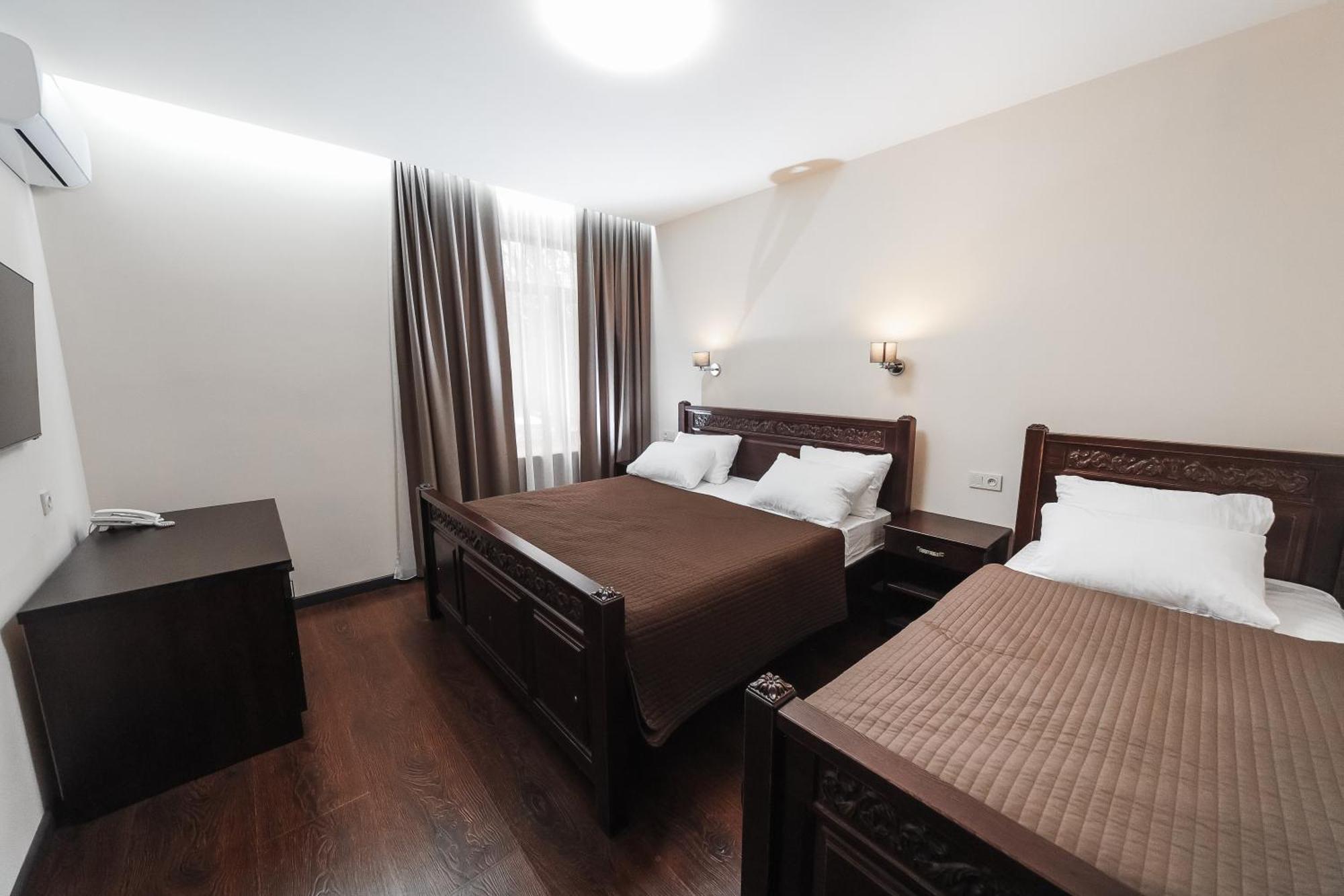 פבלודר Dvin Hotel מראה חיצוני תמונה