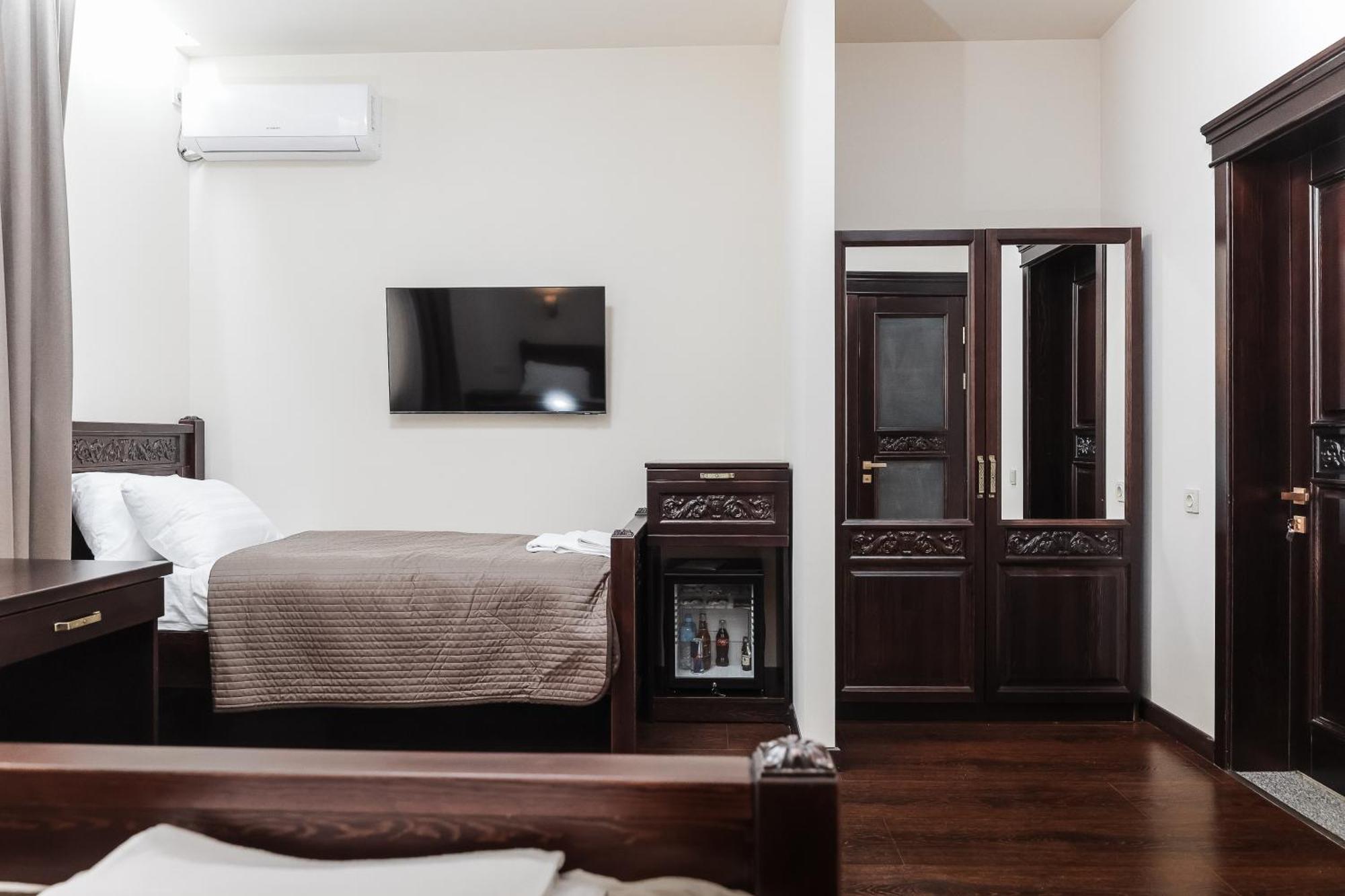 פבלודר Dvin Hotel מראה חיצוני תמונה