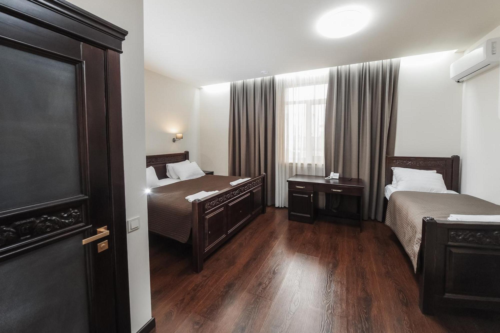 פבלודר Dvin Hotel מראה חיצוני תמונה