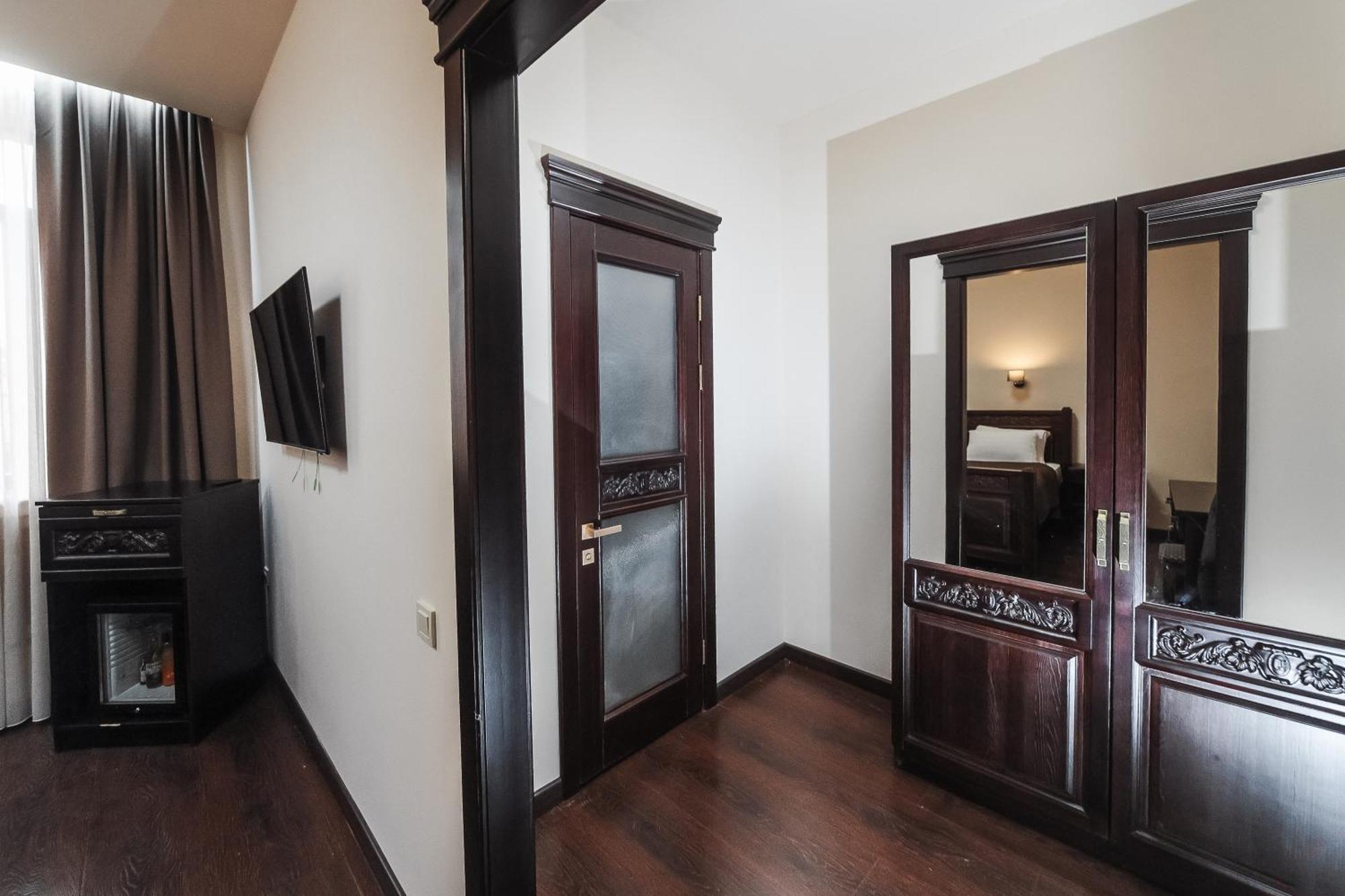פבלודר Dvin Hotel מראה חיצוני תמונה
