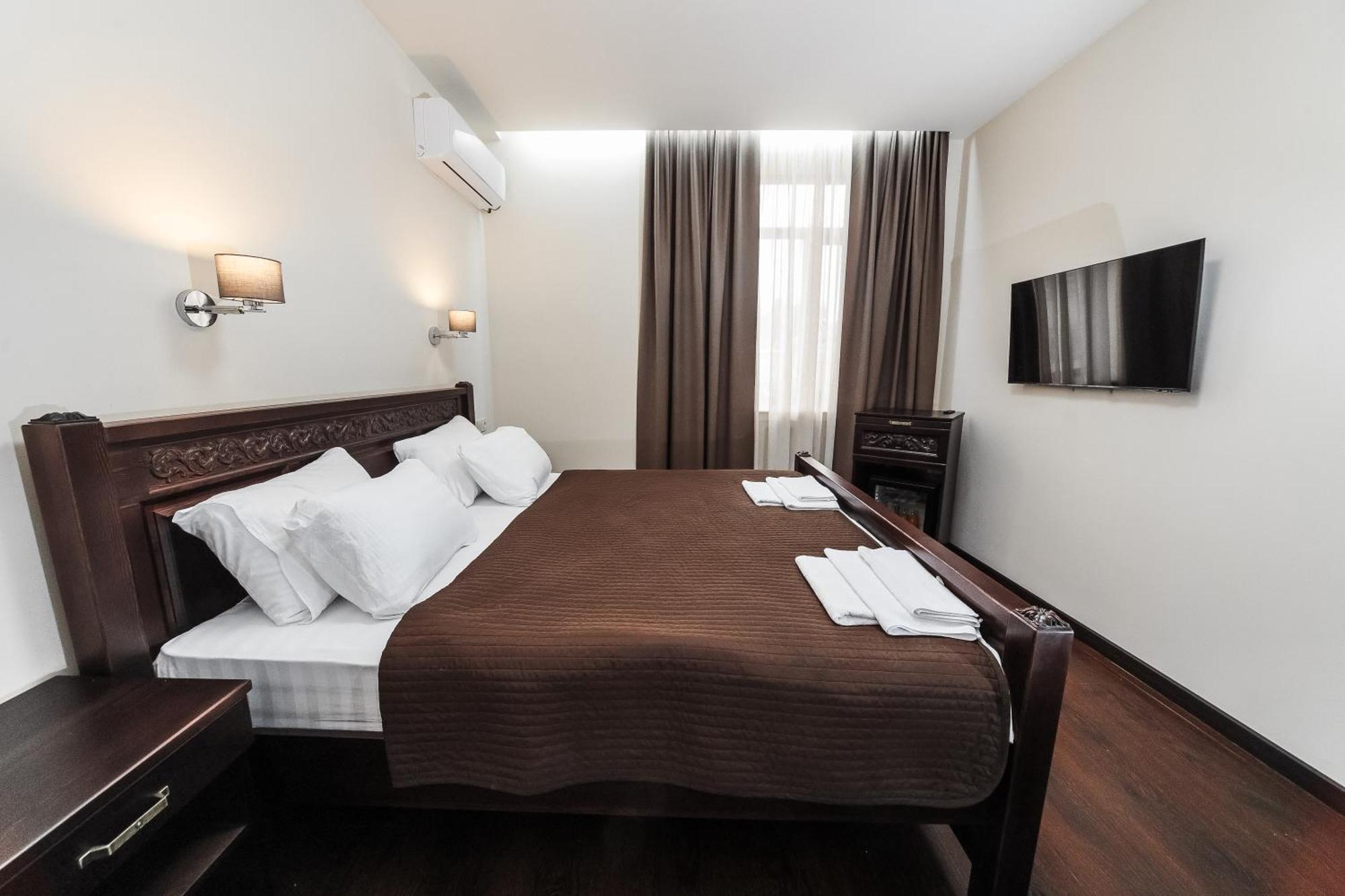 פבלודר Dvin Hotel מראה חיצוני תמונה