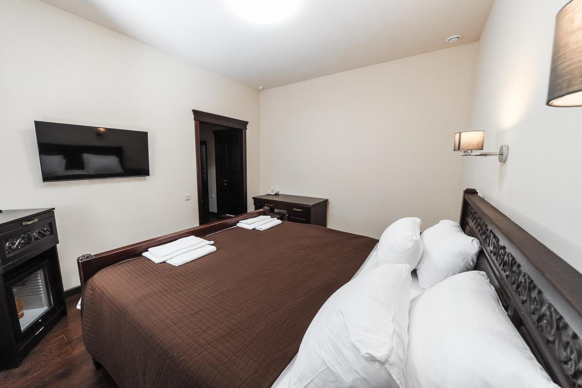 פבלודר Dvin Hotel מראה חיצוני תמונה