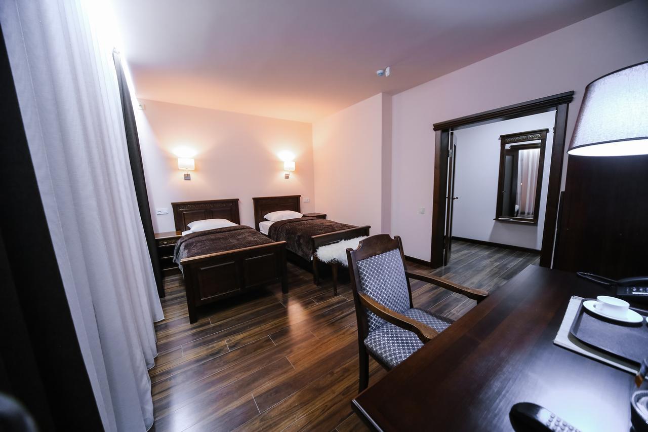 פבלודר Dvin Hotel מראה חיצוני תמונה