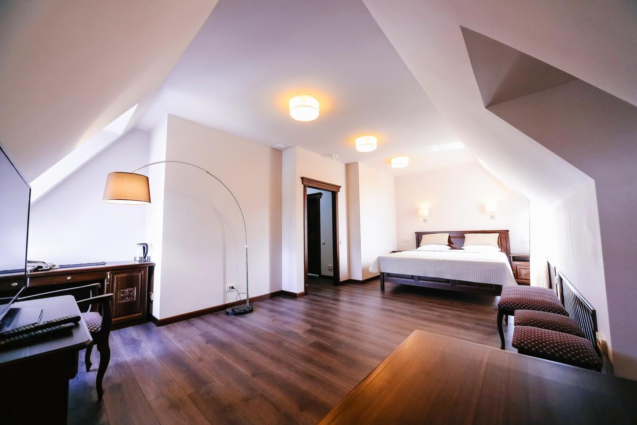 פבלודר Dvin Hotel מראה חיצוני תמונה